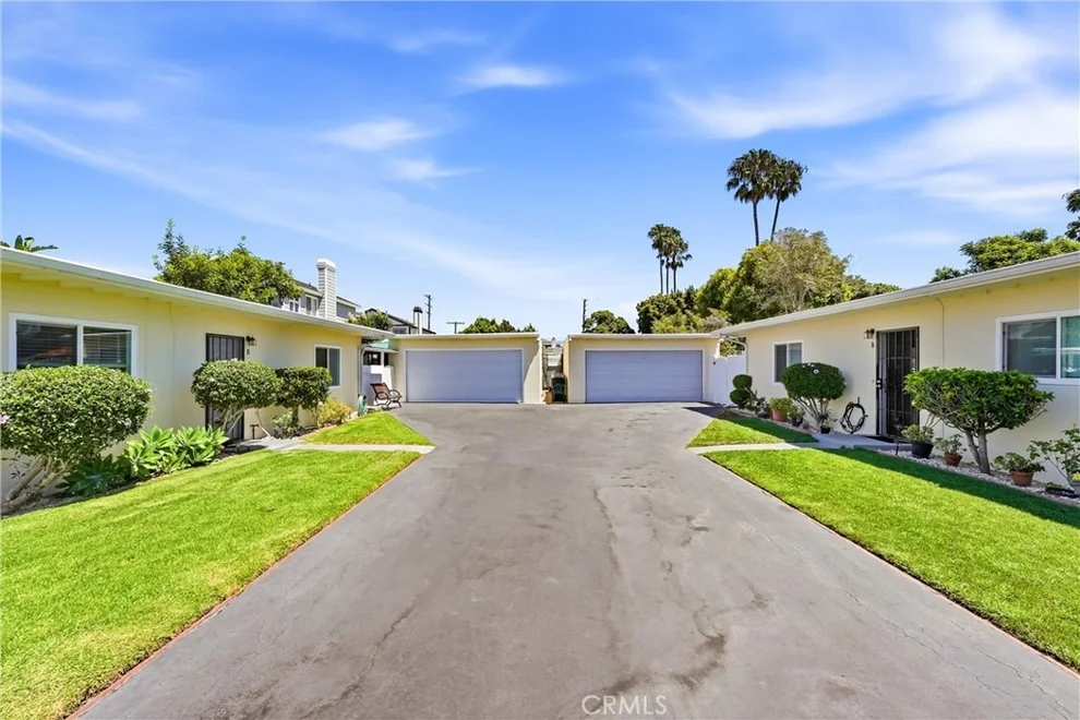 Unit for sale at 220 Knox Place, Costa Mesa, CA 92627