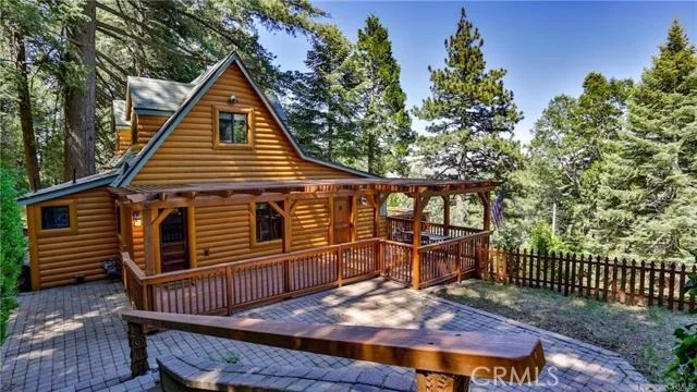 Unit for sale at 636 E Victoria Court, Lake Arrowhead, CA 92352