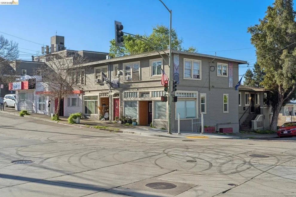 Unit for sale at 3001 MacArthur Blvd, Oakland, CA 94602