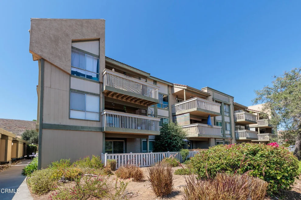 Unit for sale at 324 Chestnut Hill Court, Thousand Oaks, CA 91360