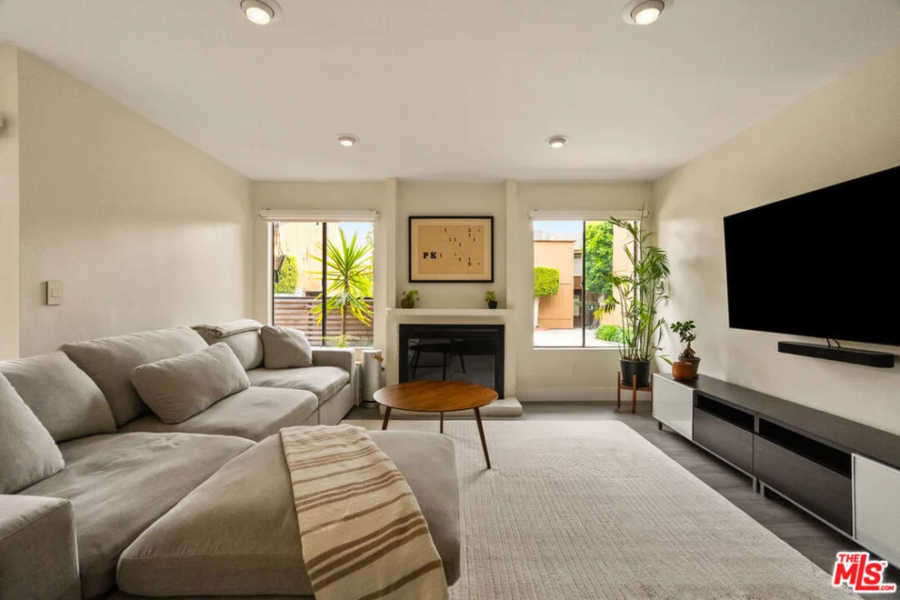 Unit for sale at 100 Hurlbut Street, Pasadena, CA 91105