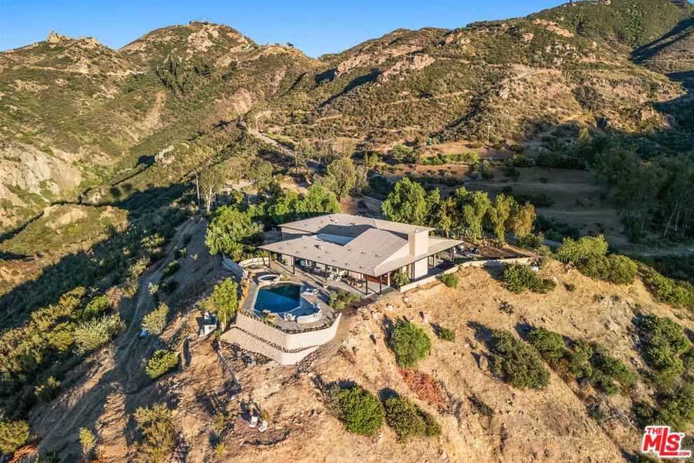 Unit for sale at 31847 Hidden Highland Road, Agoura, CA 91301