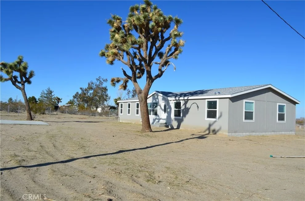Unit for sale at 4586 La Mesa Road, Phelan, CA 92371