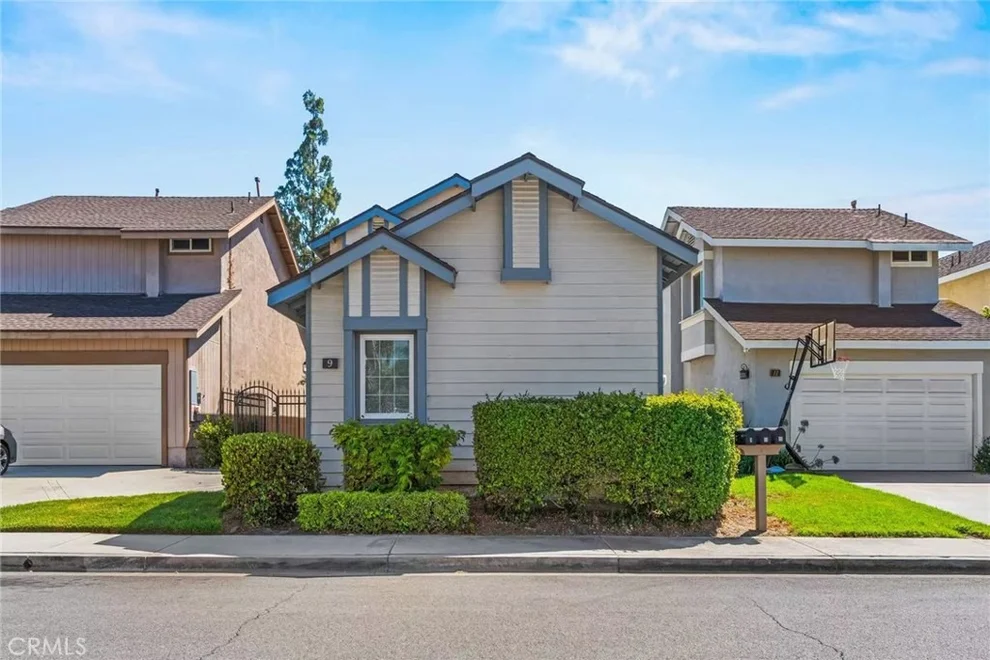 Unit for sale at 9 Southampton, Irvine, CA 92620