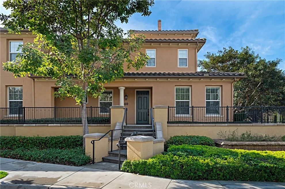 Unit for sale at 40 Lamplighter, Irvine, CA 92620