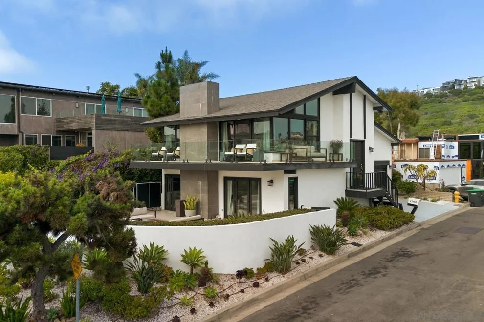 Unit for sale at 2568 Bonita Way, Laguna Beach, CA 92651