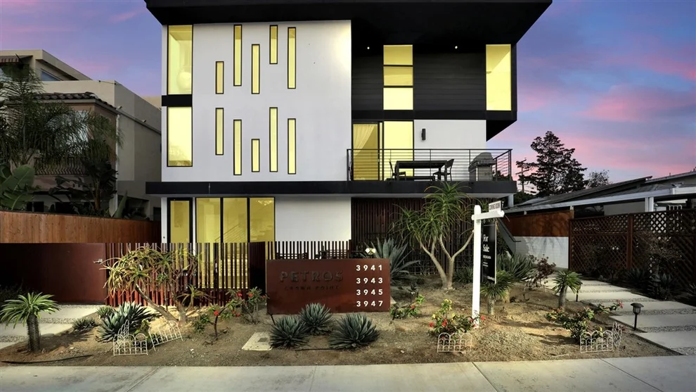 Unit for sale at 3947 Lamont St, San Diego, CA 92109