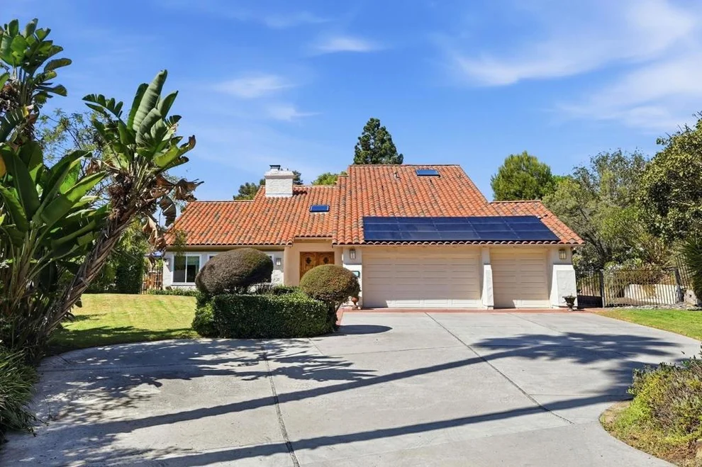 Unit for sale at 1122 Lark Song Lane, Encinitas, CA 92024