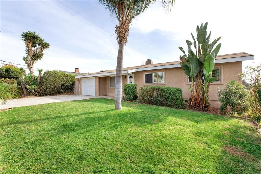 Unit for sale at 121 Buna Pl, Vista, CA 92084