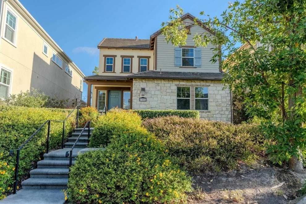 Unit for sale at 13551 Morado Tr, San Diego, CA 92130