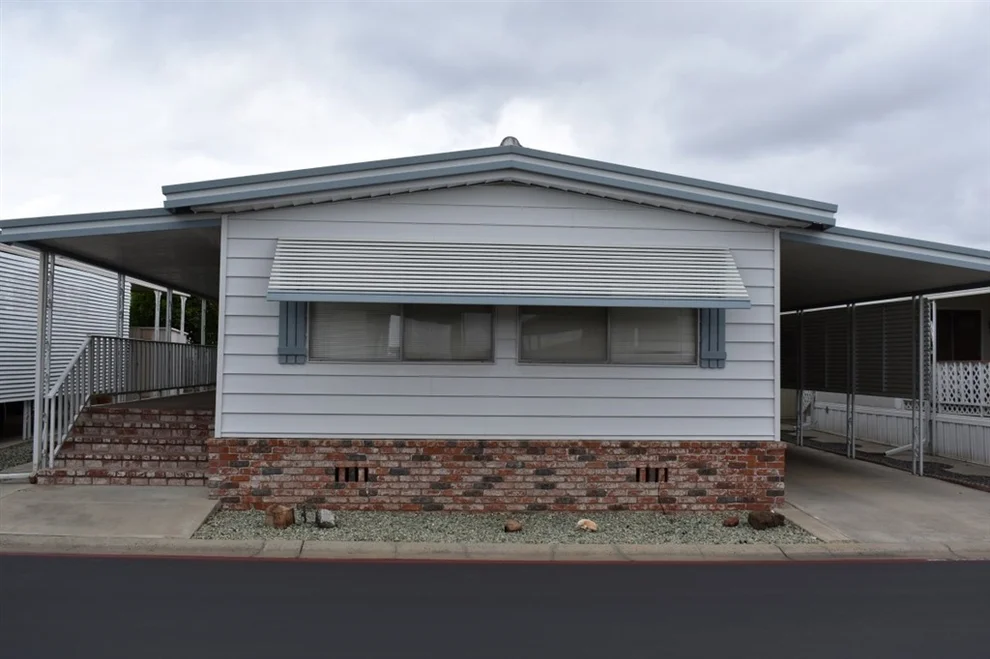 Unit for sale at 1506 Oak Drive, Vista, CA 92084