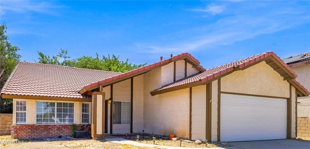 Unit for sale at 1510 E Avenue J12, Lancaster, CA 93535