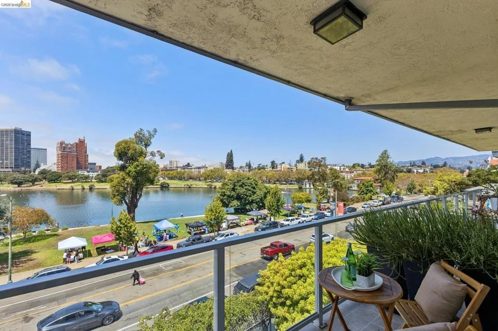 Unit for sale at 2316 Lakeshore Ave, Oakland, CA 94606