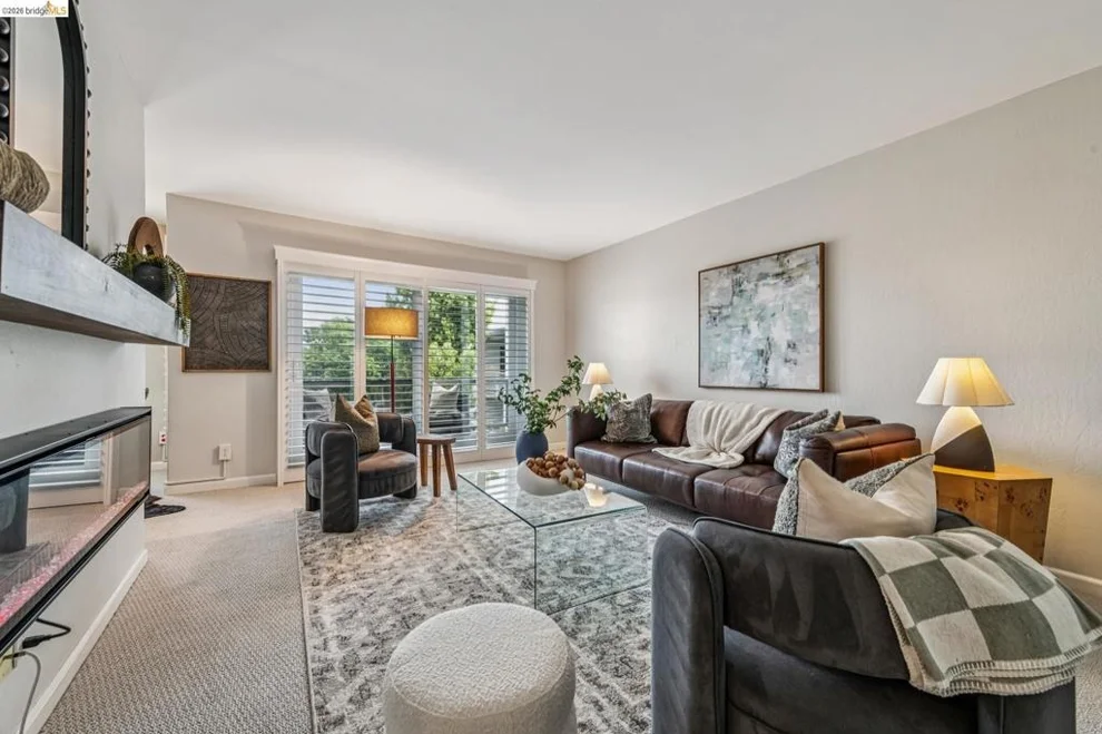 Unit for sale at 3 Captain Dr, Emeryville, CA 94608