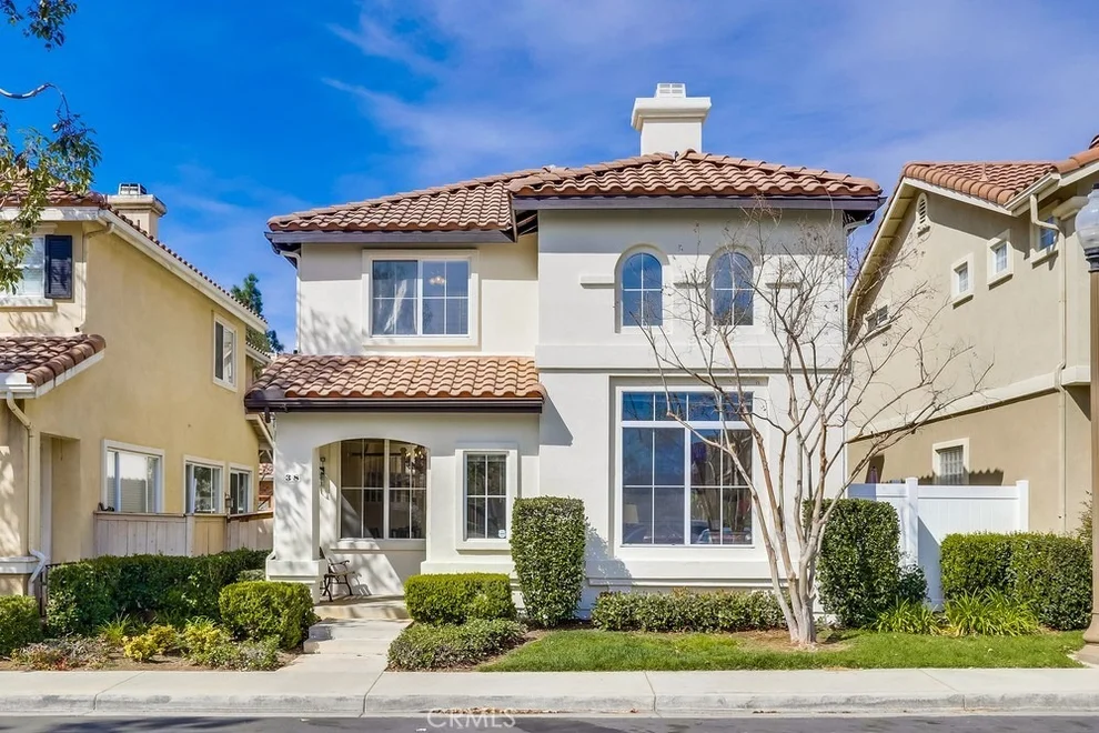 Unit for sale at 38 Paseo Brezo, Rancho Santa Margarita, CA 92688