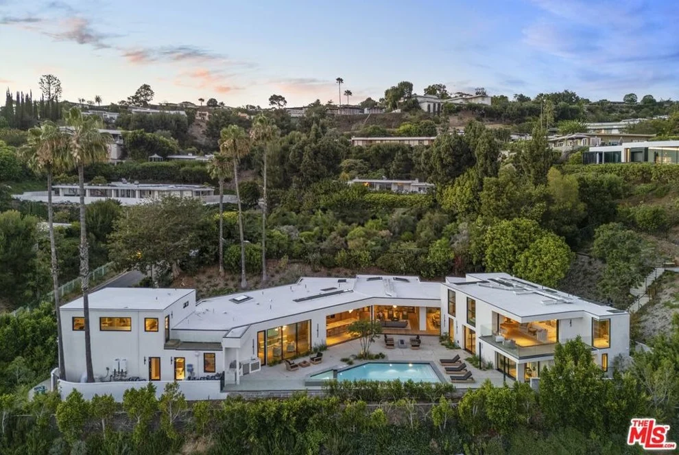 Unit for sale at 525 Arkell Drive, Beverly Hills, CA 90210