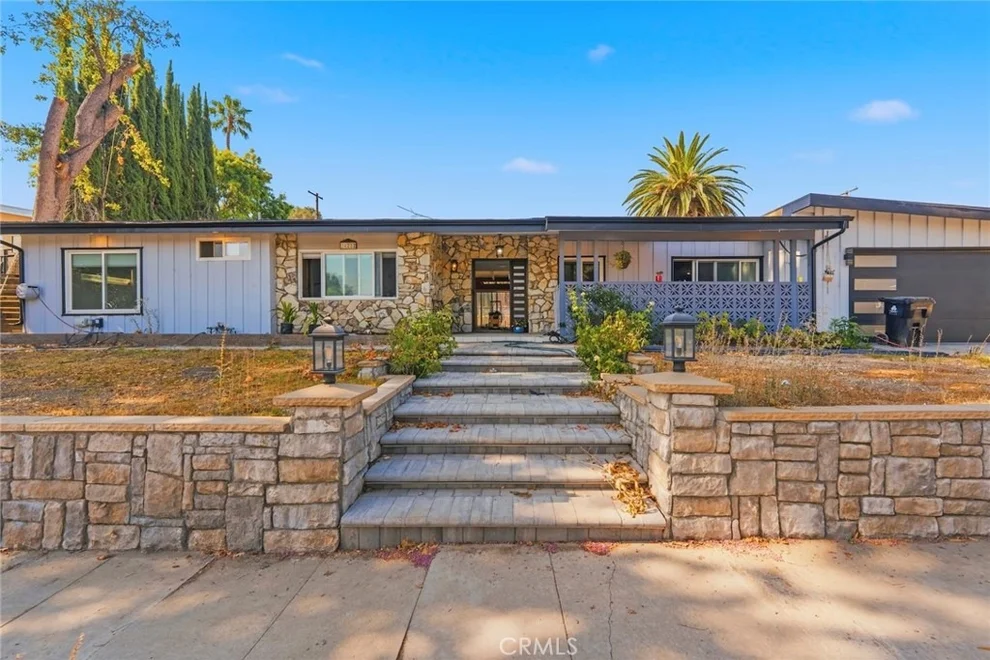 Unit for sale at 24222 Caris, Woodland Hills, CA 91367