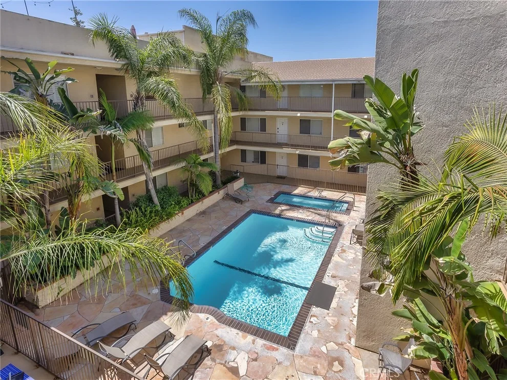 Unit for sale at 11044 Acama Street, Studio City, CA 91602