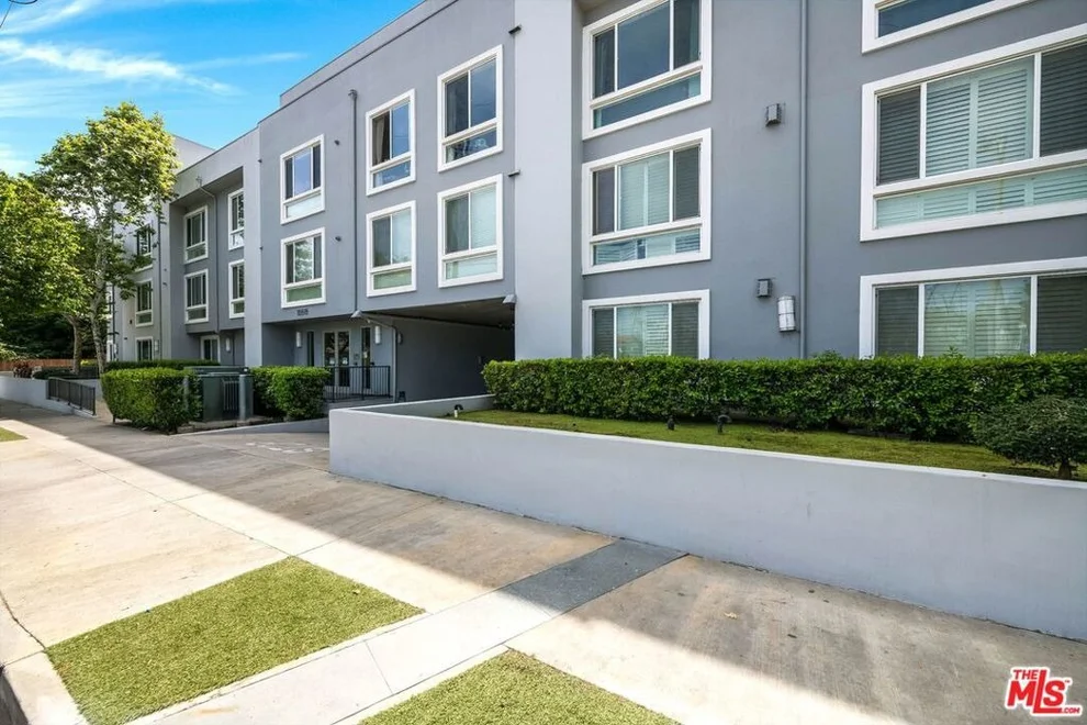 Unit for sale at 10878 Bloomfield Street, Toluca Lake, CA 91602