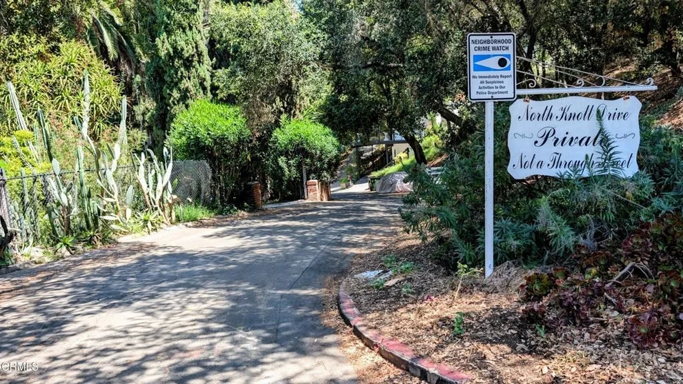 Unit for sale at 3530 N Knoll Drive, Los Angeles, CA 90068