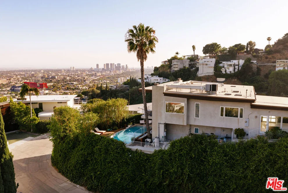 Unit for sale at 8555 Hollywood Boulevard, Los Angeles, CA 90069