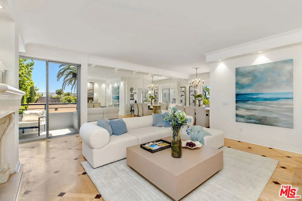Unit for sale at 121 S Palm Drive, Beverly Hills, CA 90212