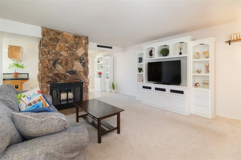 Unit for sale at 1986 Arnold Way, Alpine, CA 91901