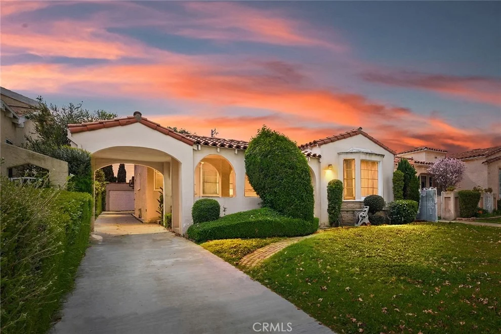 Unit for sale at 3122 W 77th, Los Angeles, CA 90043