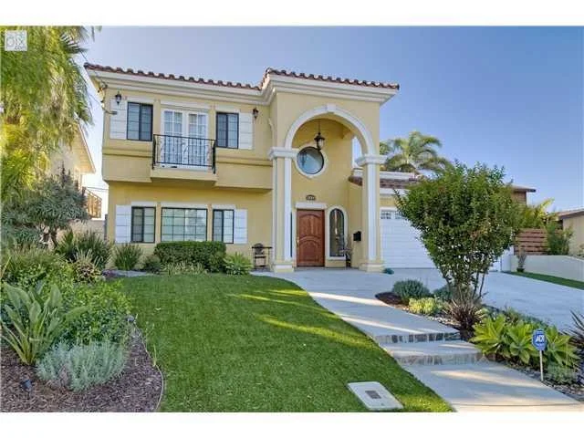 Unit for sale at 2924 Poinsettia Drive, San Diego, CA 92106