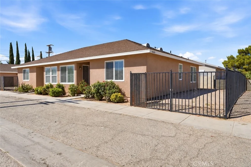 Unit for sale at 45019 Division, Lancaster, CA 93535