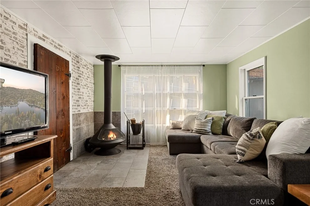 Unit for sale at 25616 Hi Lane, Twin Peaks, CA 92391