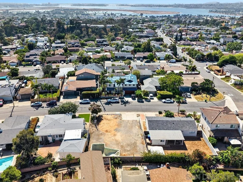 Unit for sale at 2545 Deerpark Dr, San Diego, CA 92110