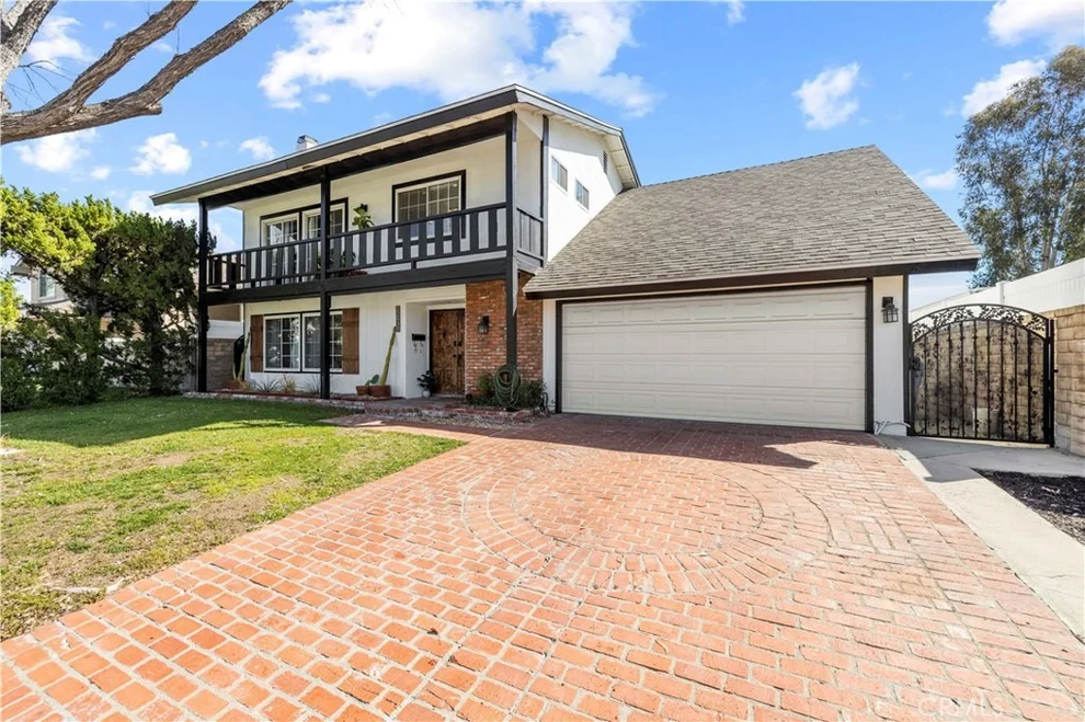 Unit for sale at 22930 Las Mananitas, Valencia, CA 91354