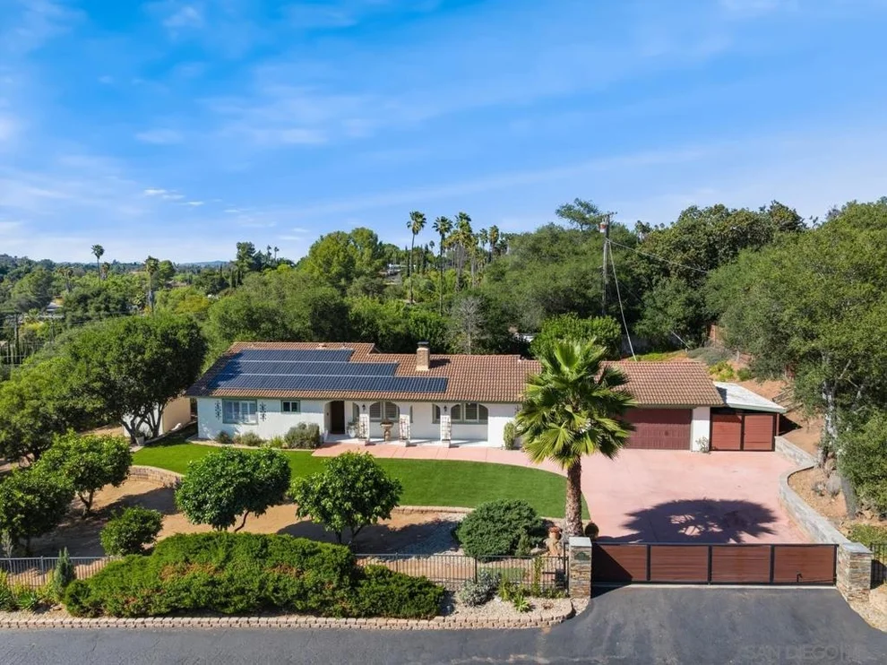 Unit for sale at 2826 Calle De Malibu, Escondido, CA 92029