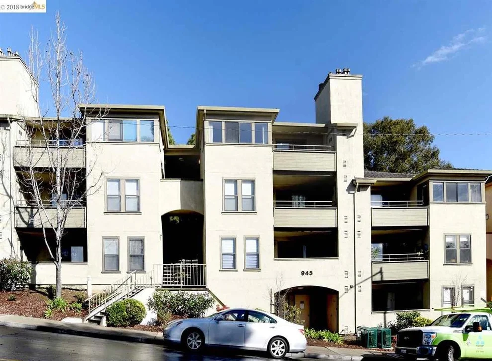 Unit for sale at 945 Fletcher Ln, Hayward, CA 94544