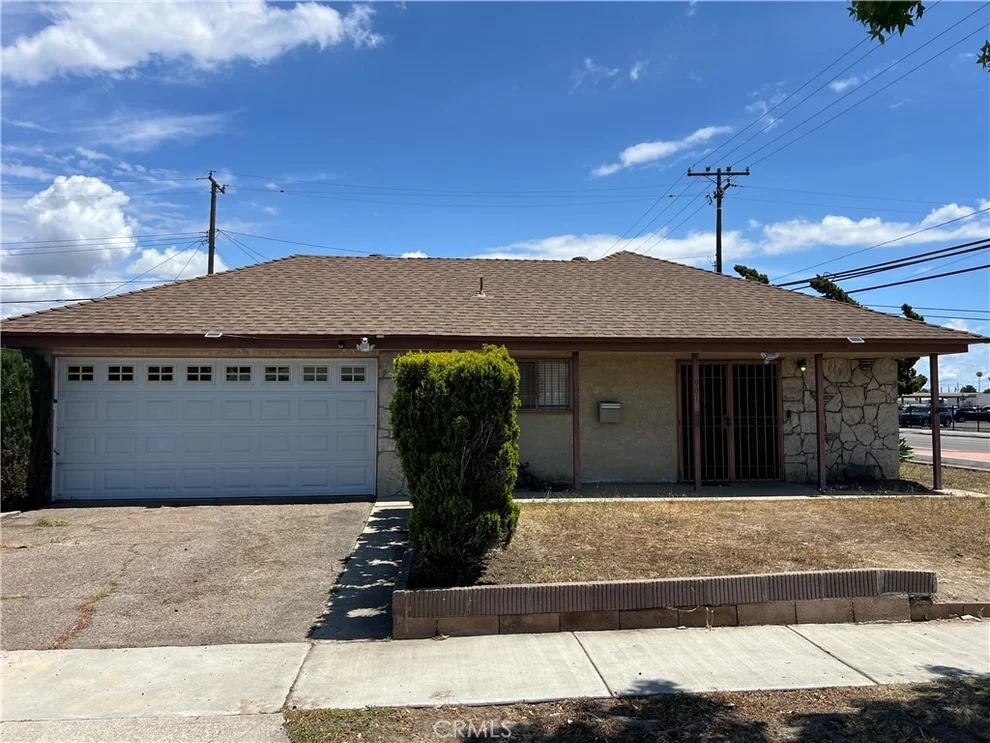 Unit for sale at 901 N Mountain View, Santa Ana, CA 92703