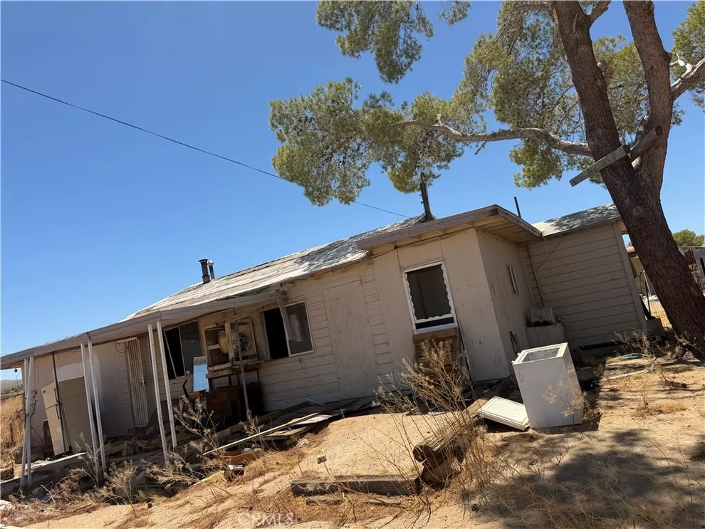 Unit for sale at 1411 E Bowman, Ridgecrest, CA 93555