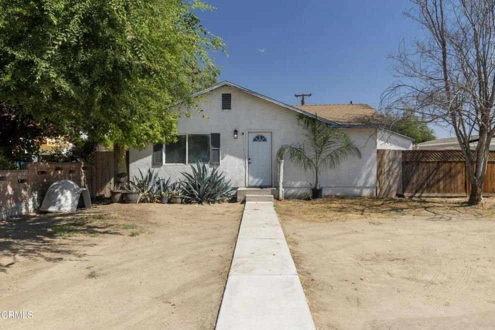 Unit for sale at 818 Decatur Street, Bakersfield, CA 93308
