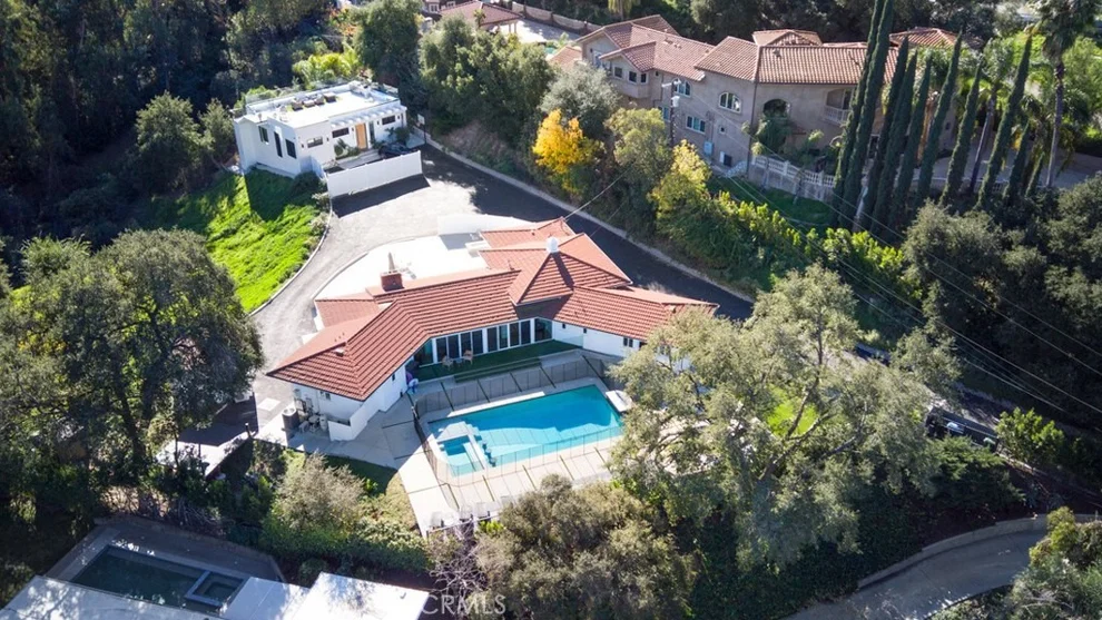 Unit for sale at 4620 Caritina, Tarzana, CA 91356