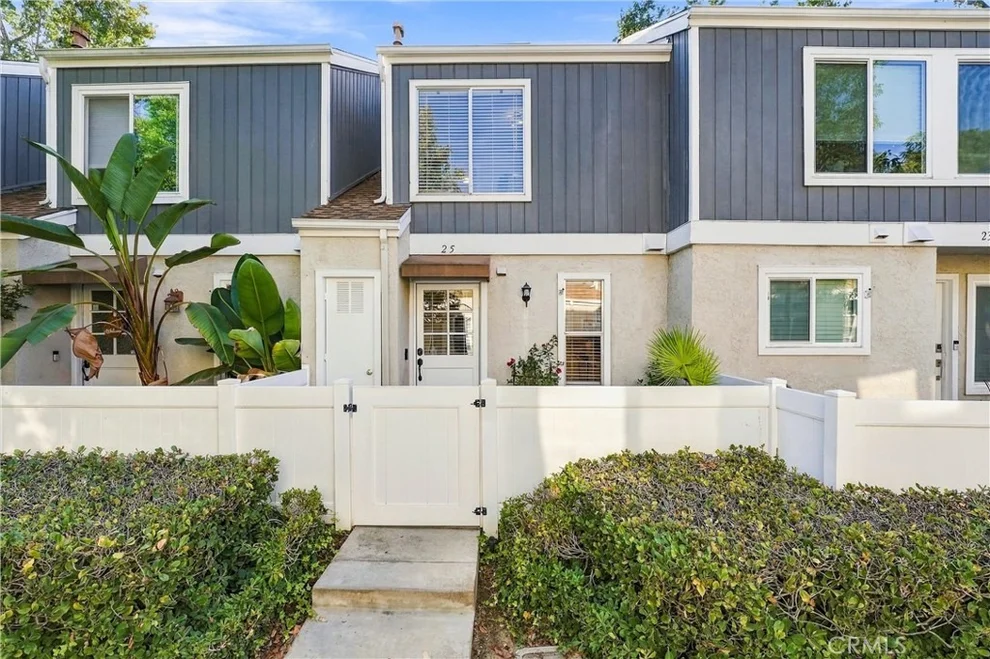 Unit for sale at 25 Bentwood Lane, Aliso Viejo, CA 92656