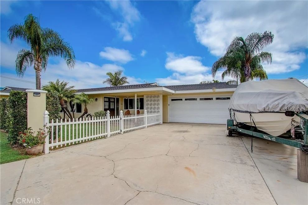 Unit for sale at 124 Melody Lane, Costa Mesa, CA 92627