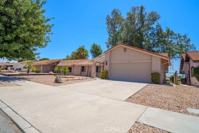 Unit for sale at 1925 Silver Oak Way, Hemet, CA 92545