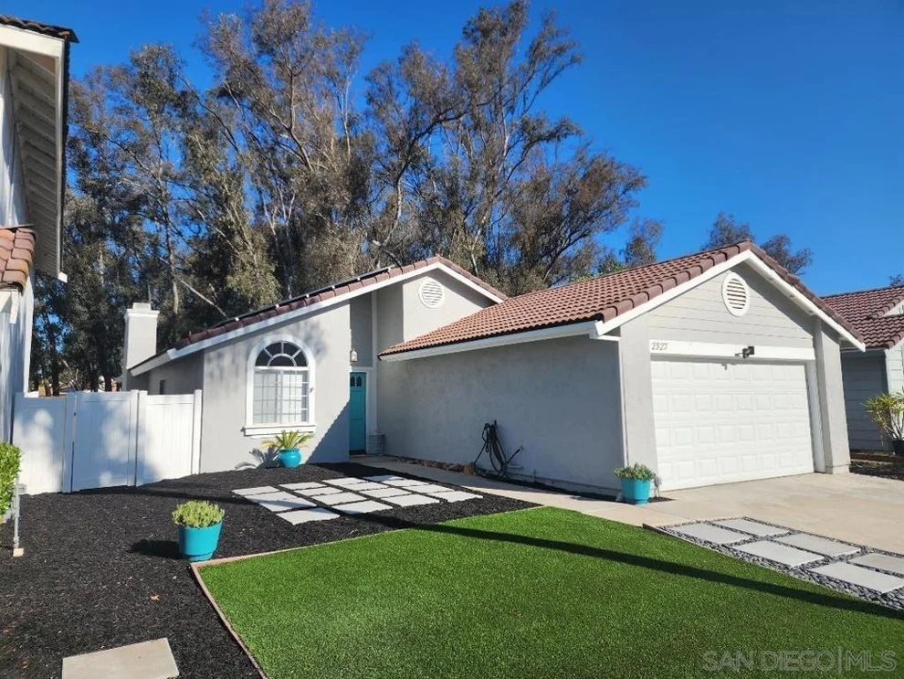 Unit for sale at 2327 Lake Forest, Escondido, CA 92026