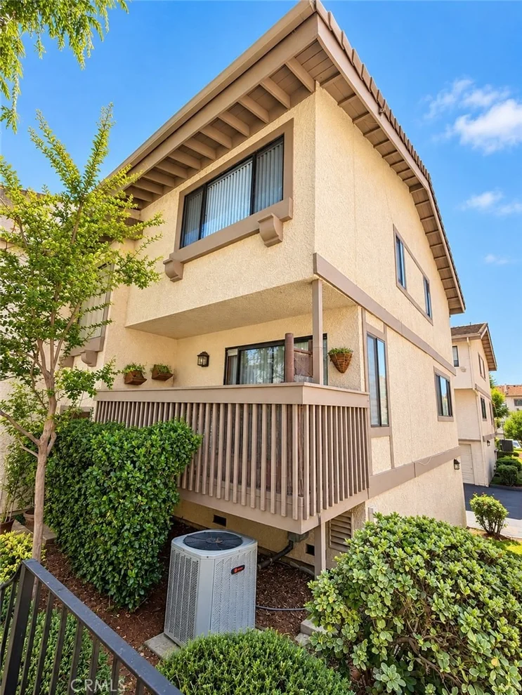 Unit for sale at 26009 Alizia Canyon, Calabasas, CA 91302