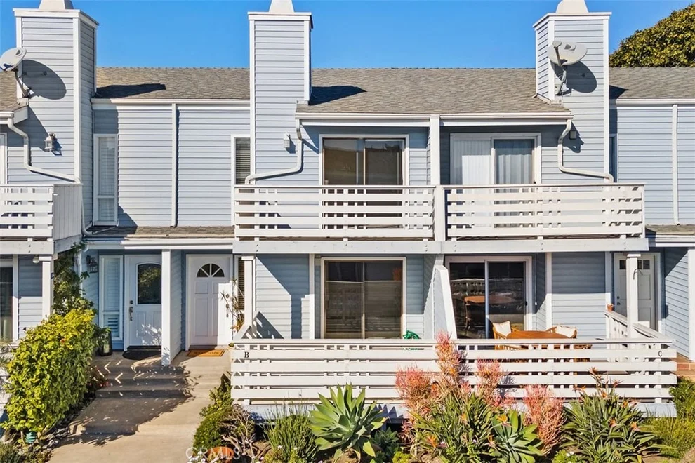 Unit for sale at 33611 Dana Vista Drive, Dana Point, CA 92629