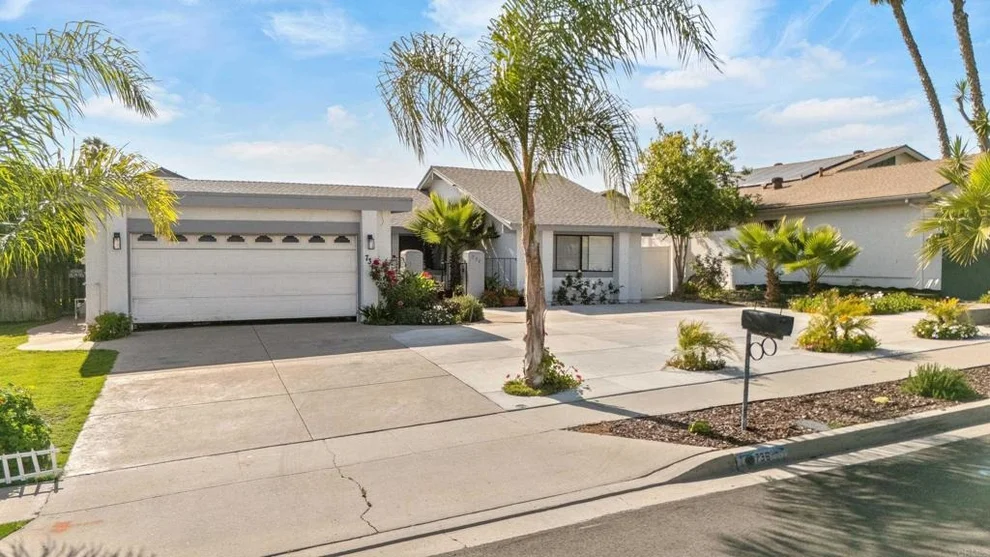 Unit for sale at 736 Granada Drive, Vista, CA 92083
