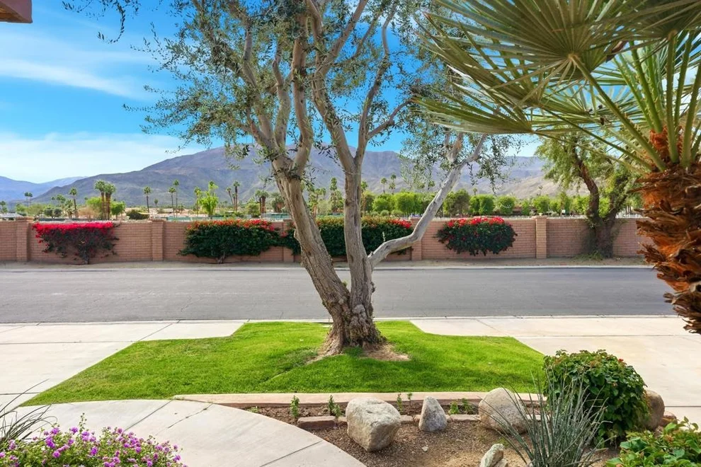 Unit for sale at 44 Majorca Drive, Rancho Mirage, CA 92270