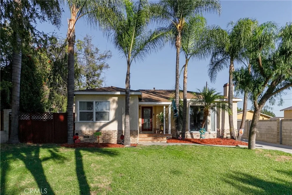 Unit for sale at 15512 Leahy Avenue, Bellflower, CA 90706