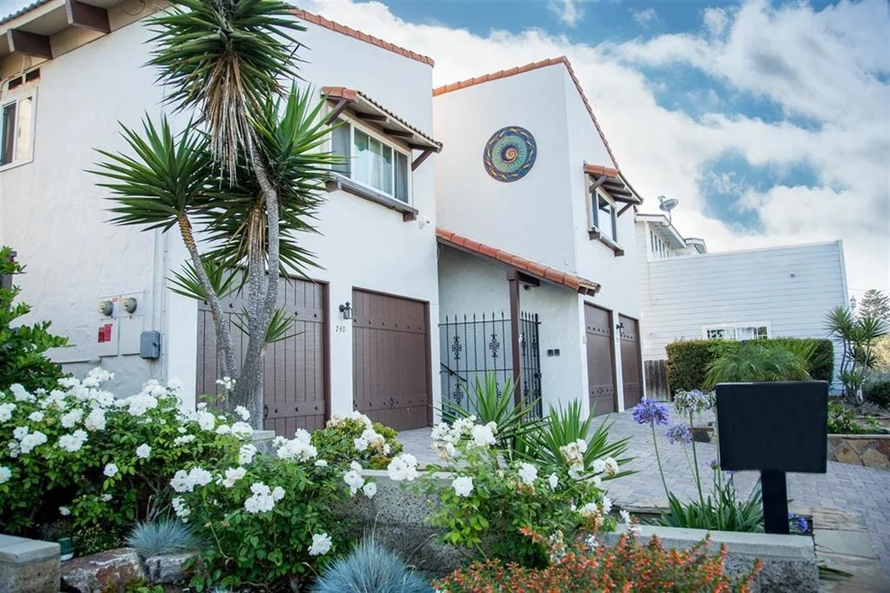 Unit for sale at 740 Neptune Avenue, Encinitas, CA 92024