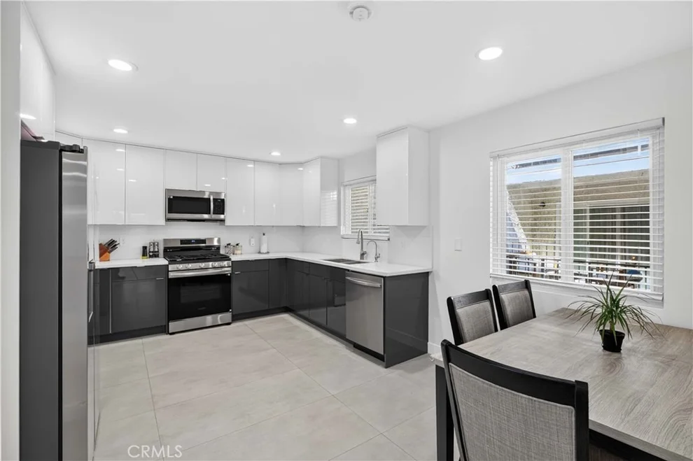 Unit for sale at 1344 5th, Glendale, CA 91201